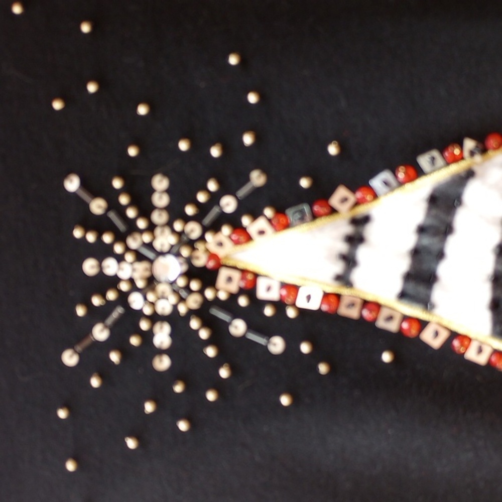 Berek Christmas Tree Shirt - Picture 8 of 9